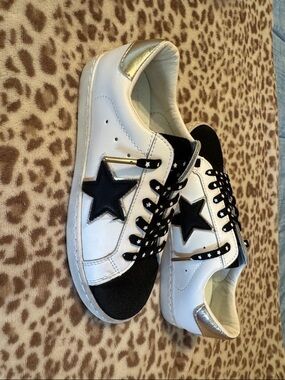 Girls Size 3 Vintage Havanas White Sneakers-Black Star Accent and Gold Heel